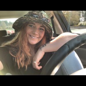 Meet your Posher, Hailey